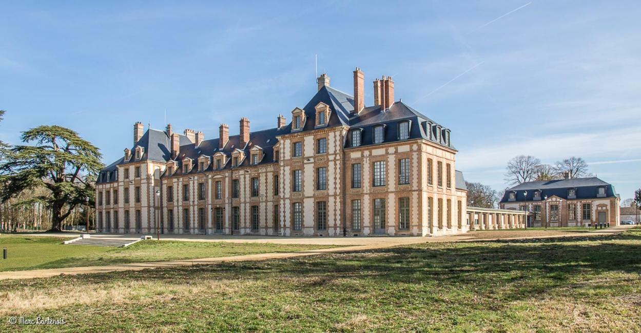 Exceptionnel Chateau Pres De Paris Abondant Bagian luar foto