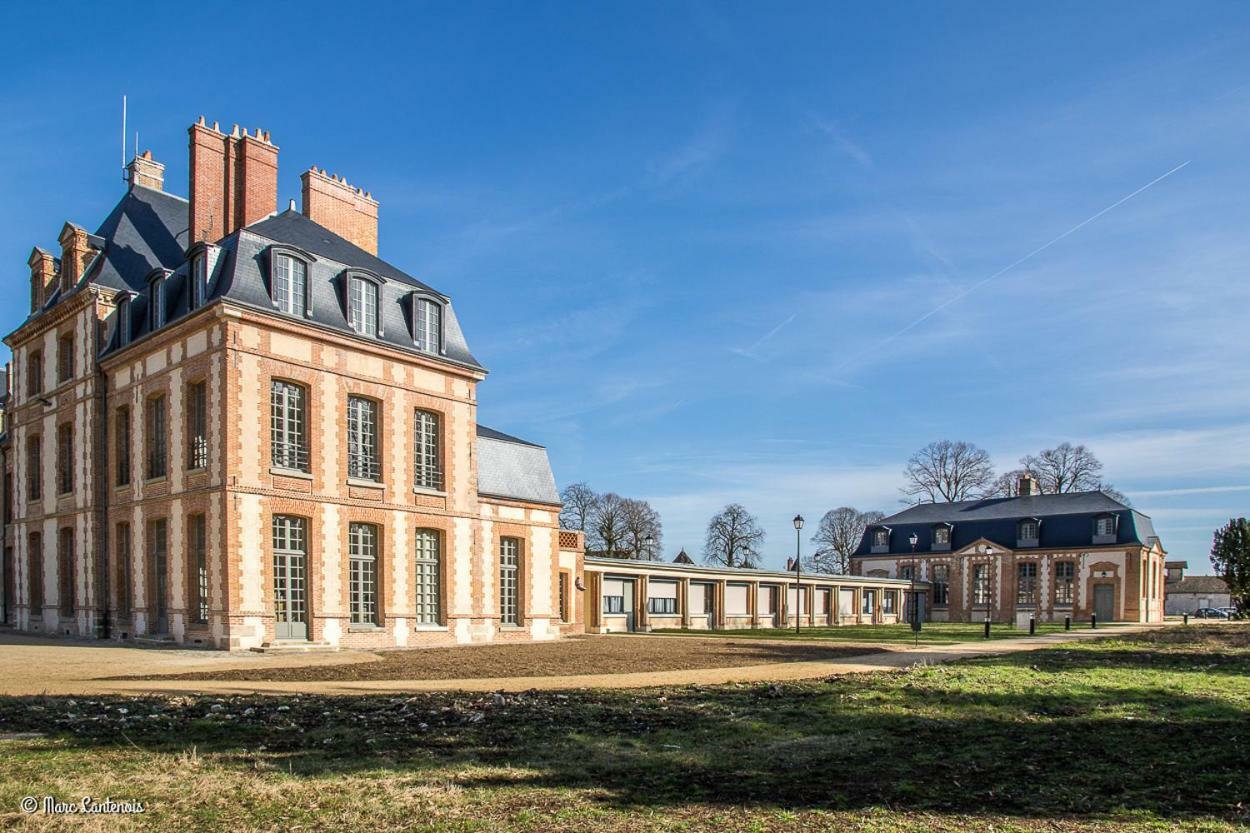 Exceptionnel Chateau Pres De Paris Abondant Bagian luar foto