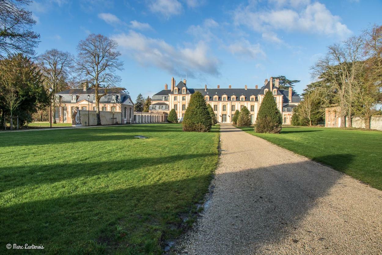 Exceptionnel Chateau Pres De Paris Abondant Bagian luar foto